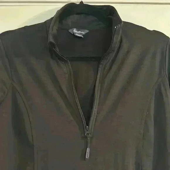 EUC Women’s Eddie Bauer Black Pullover Size Small Polyester/Spandex Blend - Picture 1 of 1